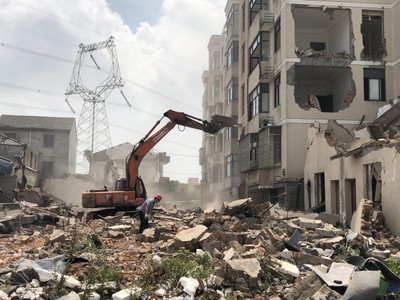 方桥仓基村41套小产权房集中拆除纪实